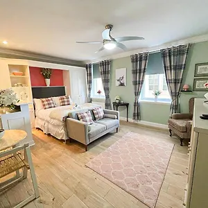 Apartment Snug On The Grassmarket, 5mins From Castle, Edinburgh