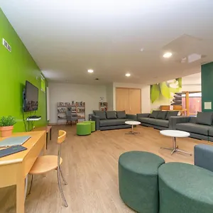 Apartment Joivy Affordable 3,4,5 And 12 Bed Private Flats Next To Royal Mile (adults Only), Edinburgh
