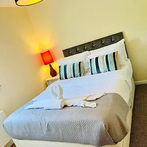 Apartment Cakemuir Detached House, 3 Bed, Free Parking &private Garden, Edinburgh